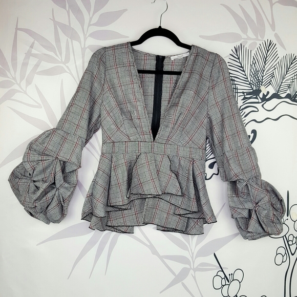 miss lili Tops - NWOT Houndstooth Deep V Ruffle Peplum Top